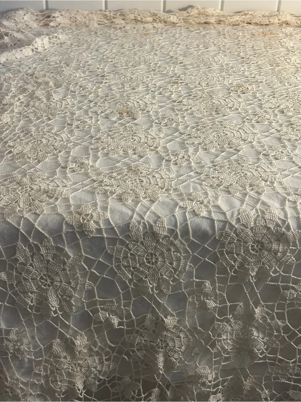 Vintage Handmade Crochet Lace Tablecloth Cream floral Starburst 65x70 MCM 1950s